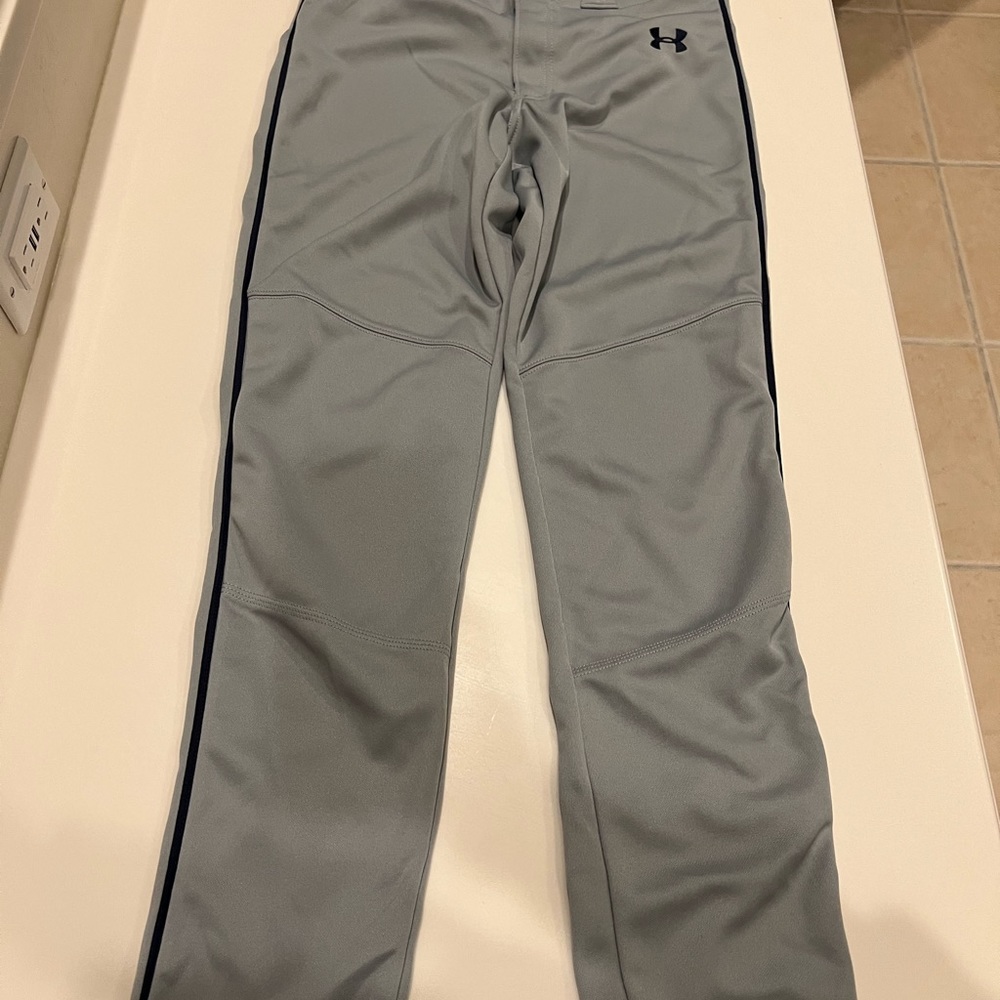 Under Armour youth extra-large - NWOT Gray – navy piped baseball pants